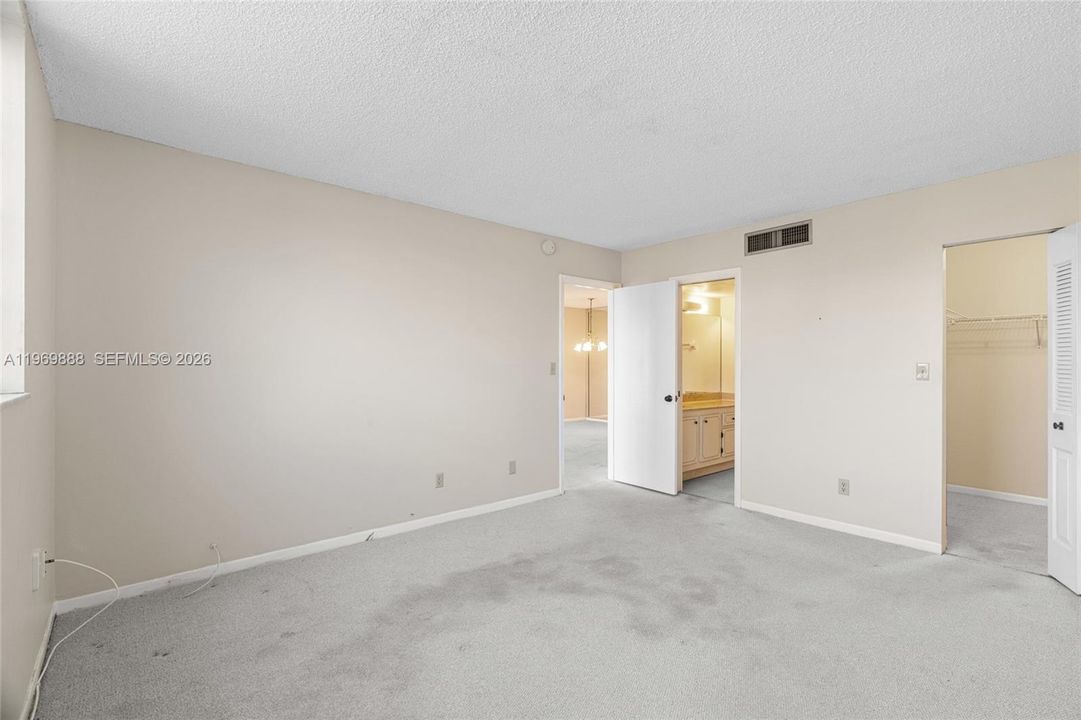 For Sale: $78,900 (2 beds, 2 baths, 880 Square Feet)