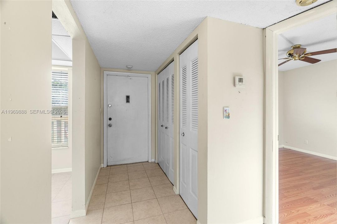 For Sale: $78,900 (2 beds, 2 baths, 880 Square Feet)