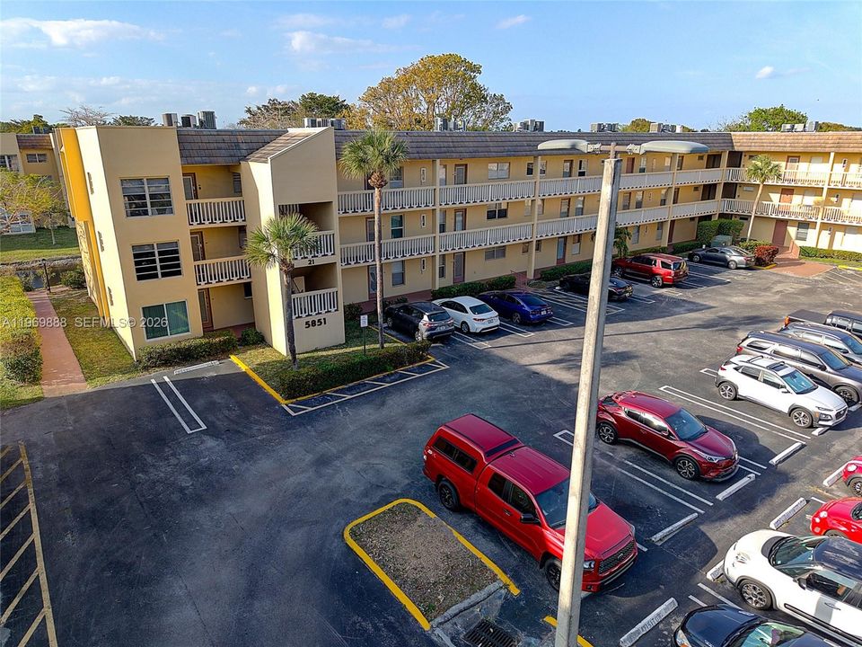 For Sale: $78,900 (2 beds, 2 baths, 880 Square Feet)