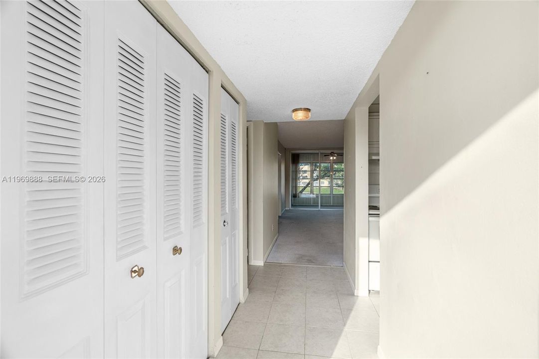 For Sale: $78,900 (2 beds, 2 baths, 880 Square Feet)