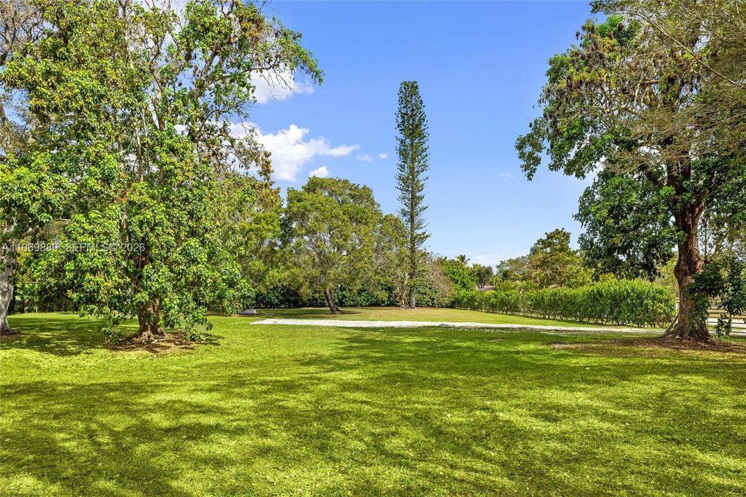 En Venta: $3,299,000 (4 camas, 3 baños, 3260 Pies cuadrados)