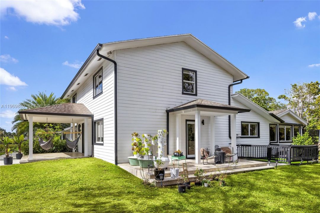 En Venta: $3,299,000 (4 camas, 3 baños, 3260 Pies cuadrados)