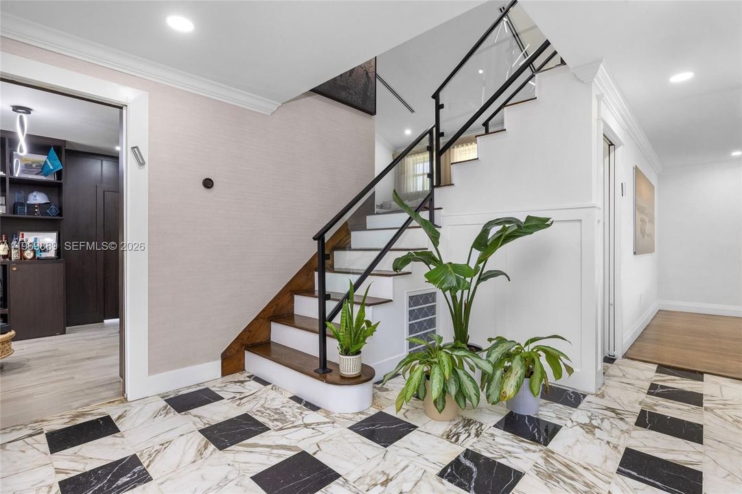 En Venta: $3,299,000 (4 camas, 3 baños, 3260 Pies cuadrados)
