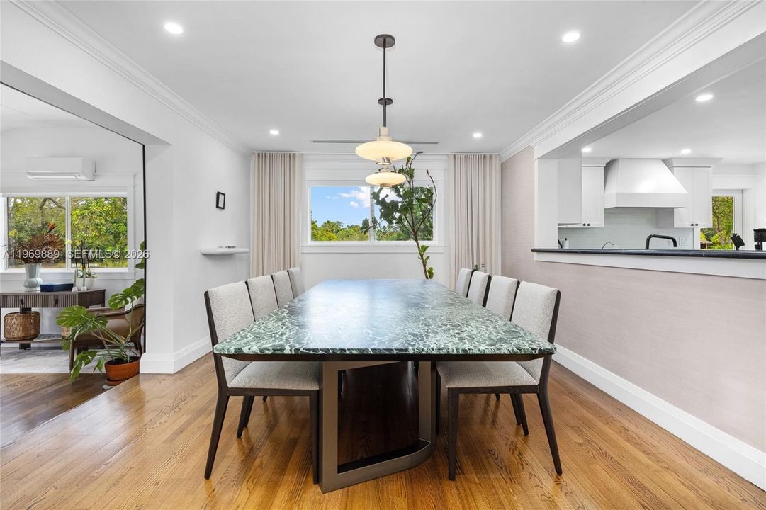 En Venta: $3,299,000 (4 camas, 3 baños, 3260 Pies cuadrados)