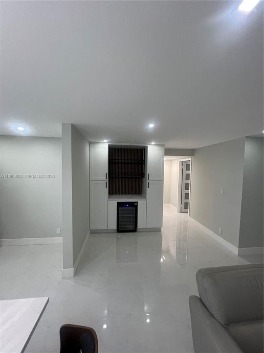 For Sale: $450,000 (2 beds, 2 baths, 894 Square Feet)