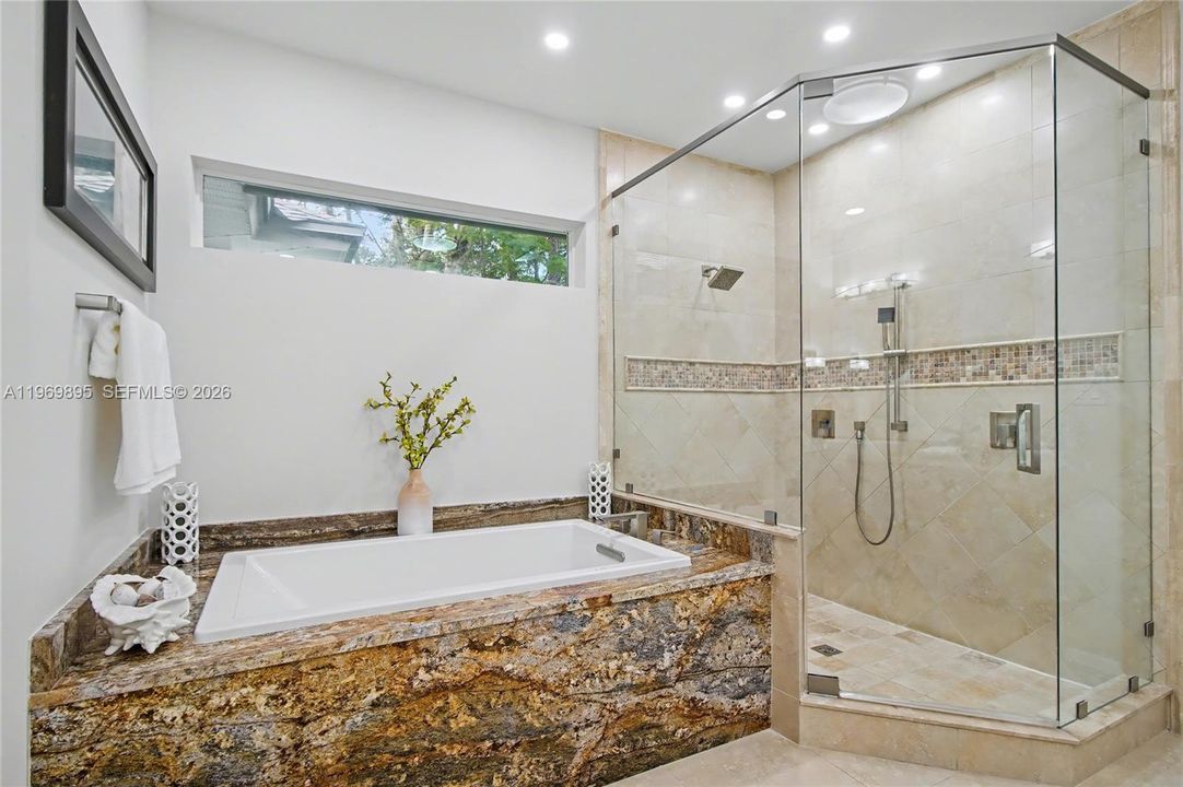 На продажу: $2,249,900 (4 спален, 4 ванн, 4375 Квадратных фут)