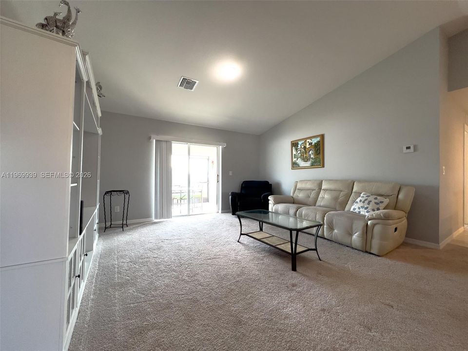 For Sale: $276,900 (3 beds, 2 baths, 1399 Square Feet)