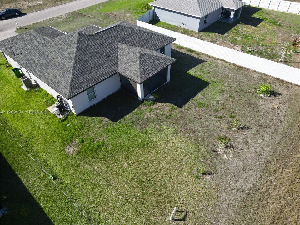 For Sale: $276,900 (3 beds, 2 baths, 1399 Square Feet)