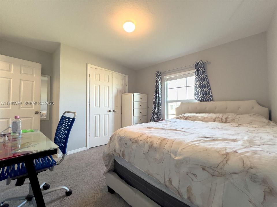 For Sale: $276,900 (3 beds, 2 baths, 1399 Square Feet)