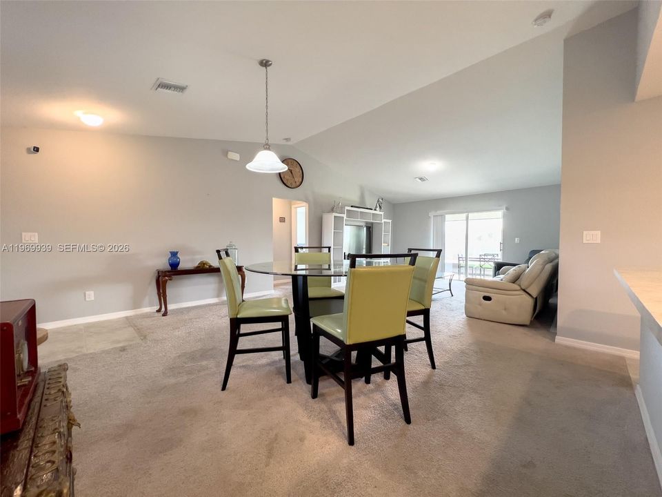 For Sale: $276,900 (3 beds, 2 baths, 1399 Square Feet)