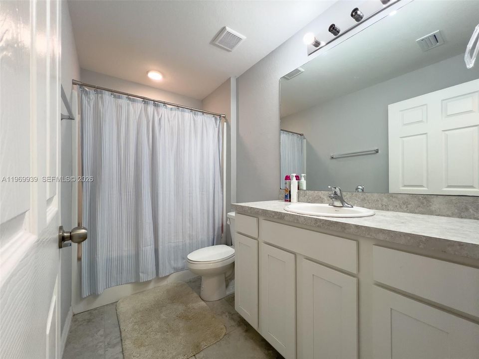 For Sale: $276,900 (3 beds, 2 baths, 1399 Square Feet)