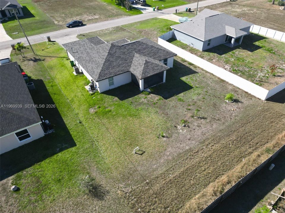 For Sale: $276,900 (3 beds, 2 baths, 1399 Square Feet)