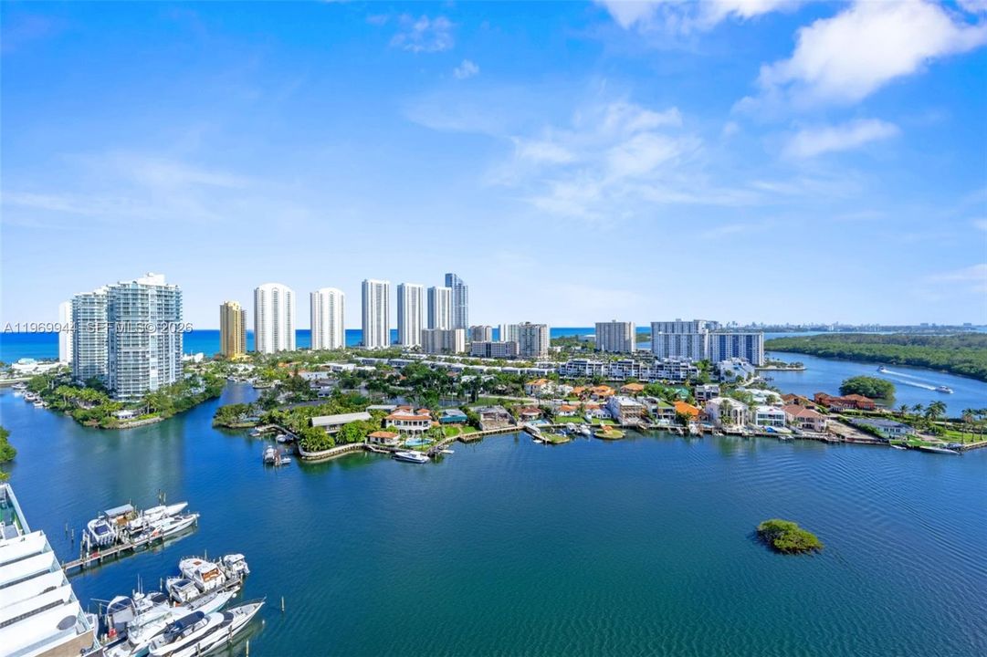 For Sale: $2,500,000 (4 beds, 4 baths, 3088 Square Feet)