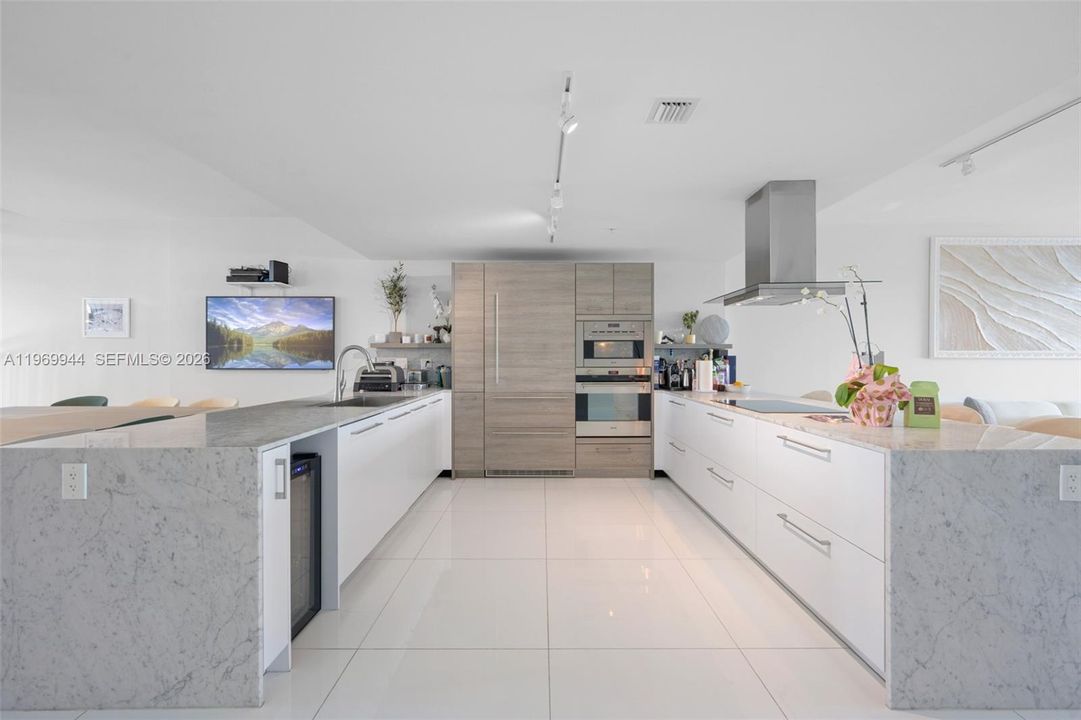For Sale: $2,500,000 (4 beds, 4 baths, 3088 Square Feet)
