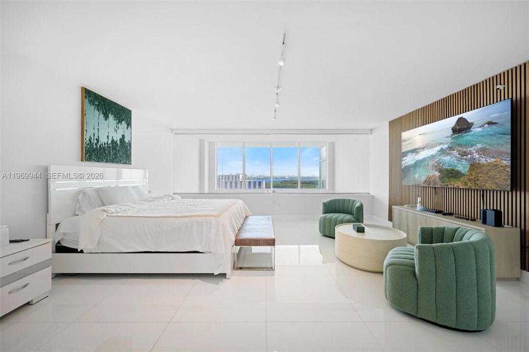 For Sale: $2,500,000 (4 beds, 4 baths, 3088 Square Feet)