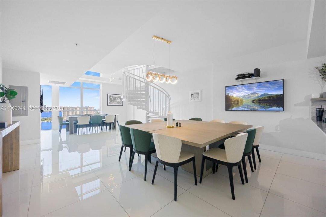 For Sale: $2,500,000 (4 beds, 4 baths, 3088 Square Feet)