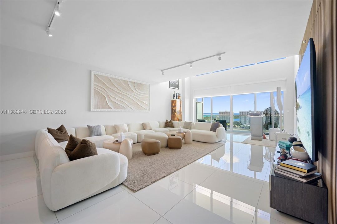 For Sale: $2,500,000 (4 beds, 4 baths, 3088 Square Feet)