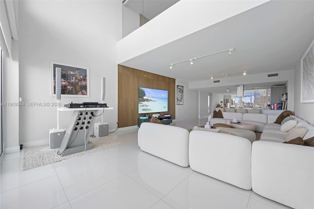 For Sale: $2,500,000 (4 beds, 4 baths, 3088 Square Feet)