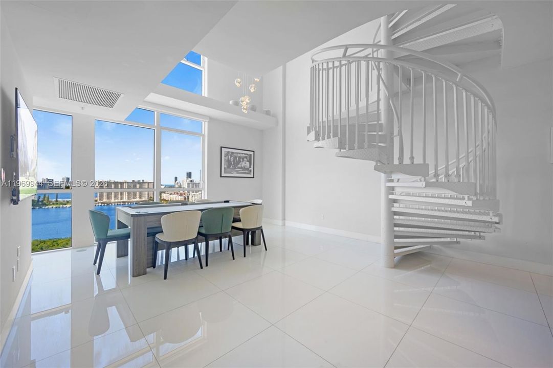 For Sale: $2,500,000 (4 beds, 4 baths, 3088 Square Feet)