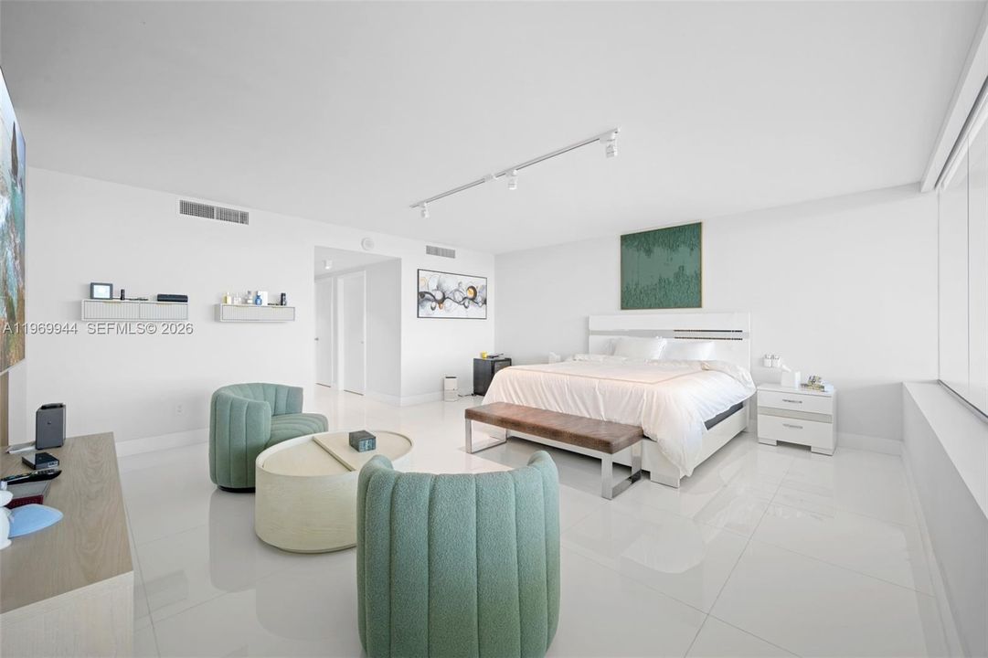 For Sale: $2,500,000 (4 beds, 4 baths, 3088 Square Feet)