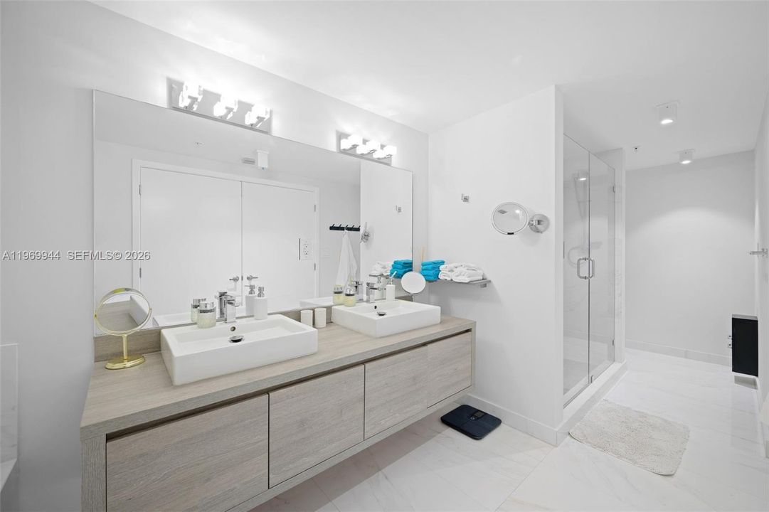 For Sale: $2,500,000 (4 beds, 4 baths, 3088 Square Feet)