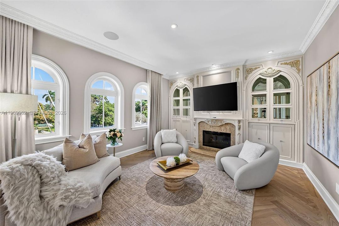 Master bedroom sitting area