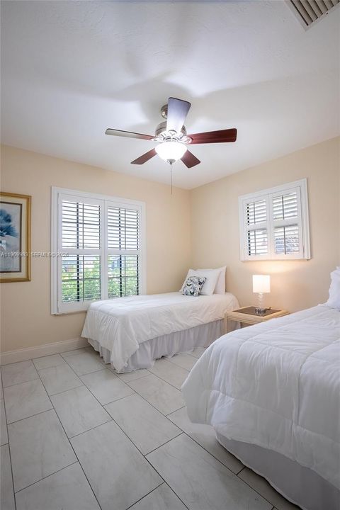 For Rent: $2,200 (3 beds, 2 baths, 1664 Square Feet)