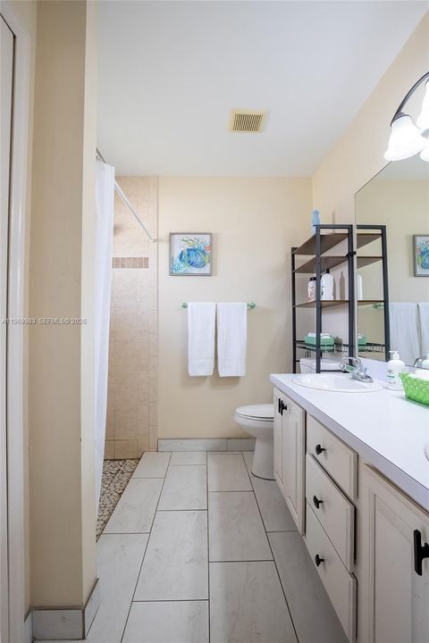 For Rent: $2,200 (3 beds, 2 baths, 1664 Square Feet)