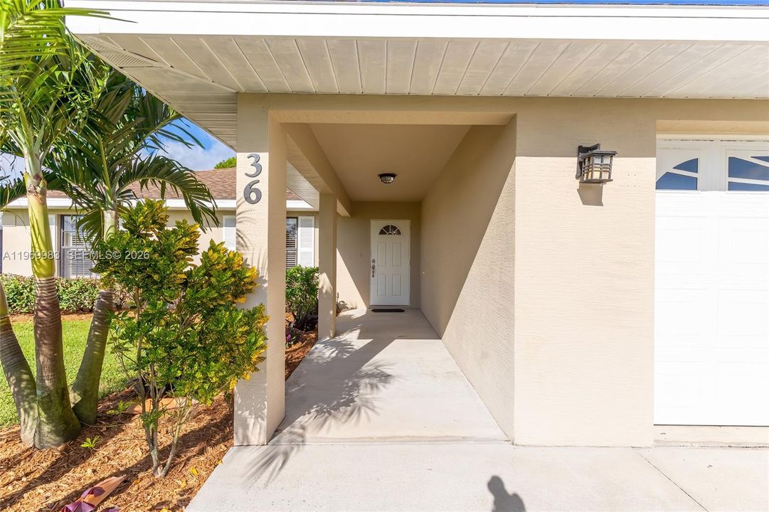 For Rent: $2,200 (3 beds, 2 baths, 1664 Square Feet)