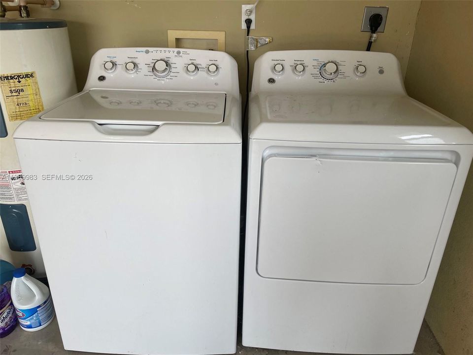 En Renta: $1,900 (3 camas, 2 baños, 1664 Pies cuadrados)