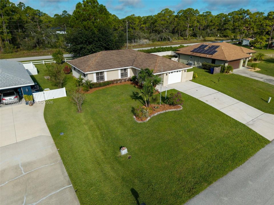 For Rent: $2,200 (3 beds, 2 baths, 1664 Square Feet)
