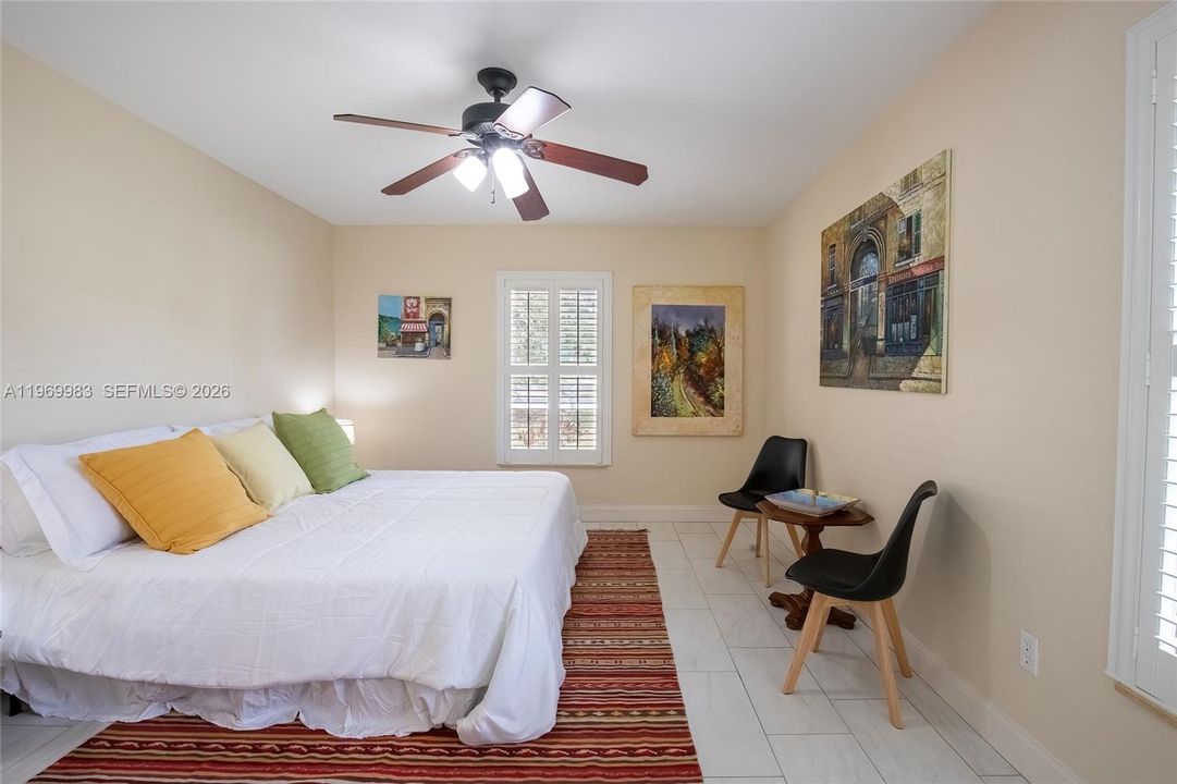 For Rent: $2,200 (3 beds, 2 baths, 1664 Square Feet)