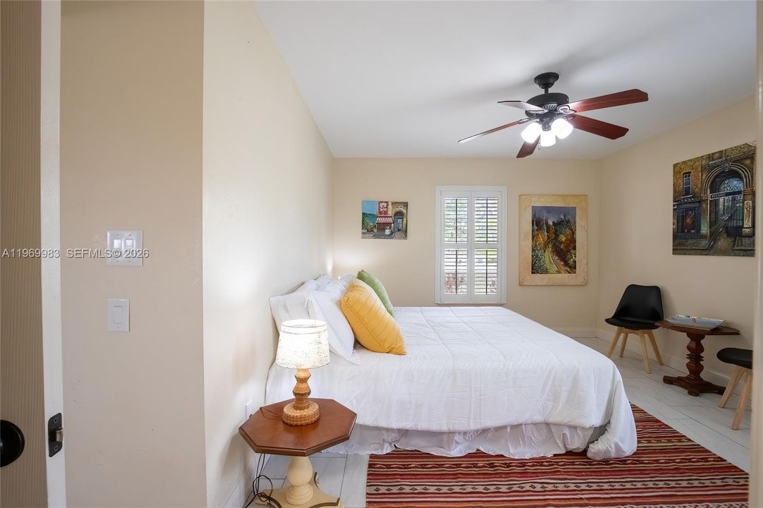 For Rent: $2,200 (3 beds, 2 baths, 1664 Square Feet)