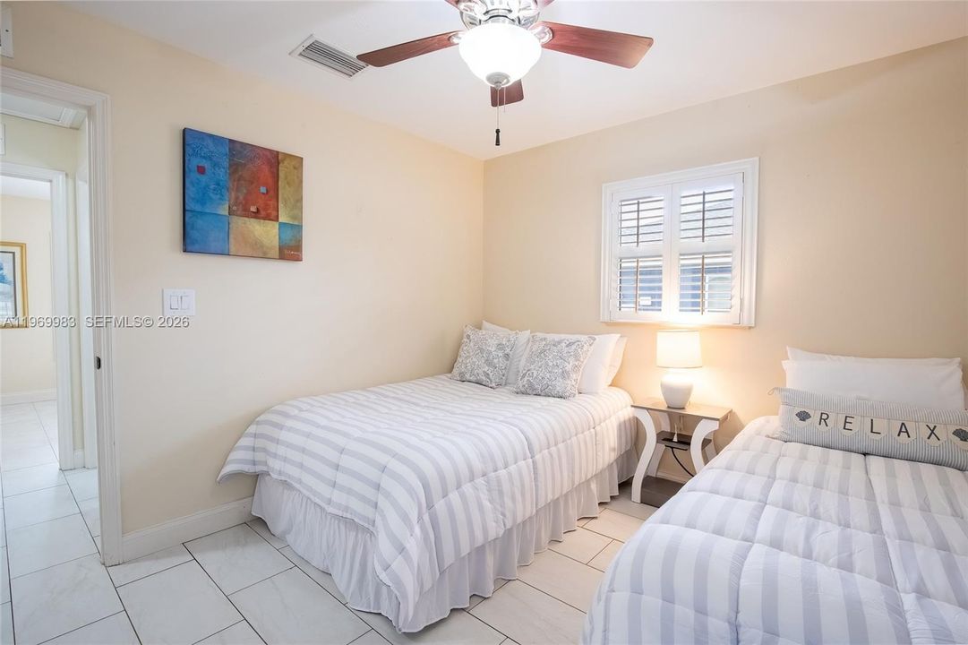 For Rent: $2,200 (3 beds, 2 baths, 1664 Square Feet)