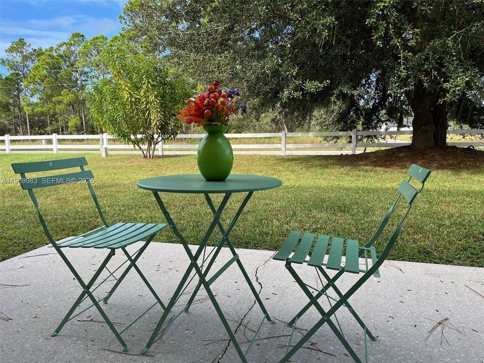 For Rent: $2,200 (3 beds, 2 baths, 1664 Square Feet)
