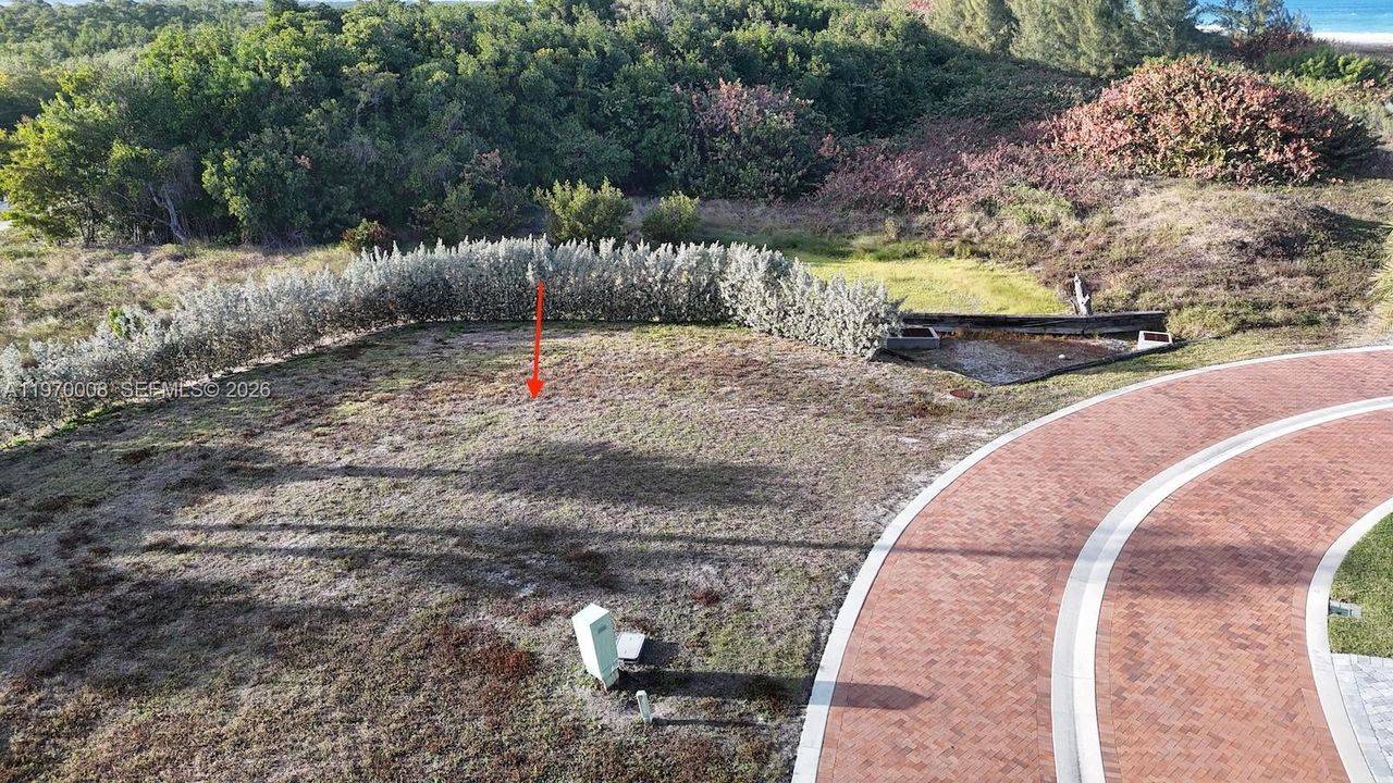 На продажу: $530,000 (0.10 acres)