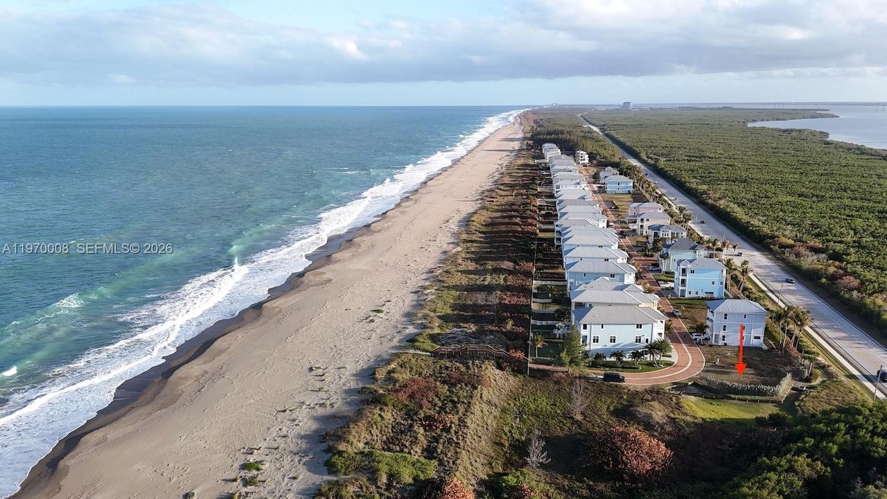 На продажу: $530,000 (0.10 acres)