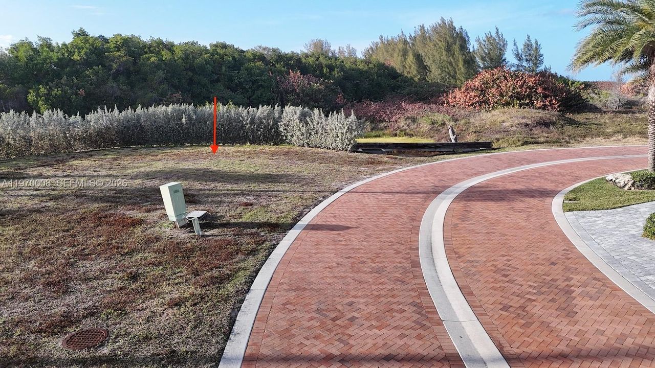 На продажу: $530,000 (0.10 acres)