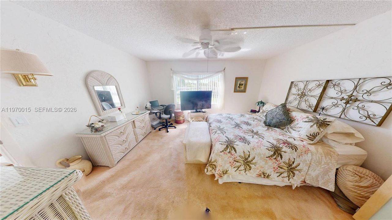 En Venta: $99,900 (2 camas, 2 baños, 976 Pies cuadrados)