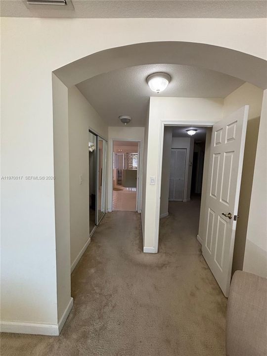 Vendido Recientemente: $735,000 (3 camas, 3 baños, 2312 Pies cuadrados)