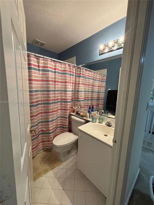 Vendido Recientemente: $735,000 (3 camas, 3 baños, 2312 Pies cuadrados)