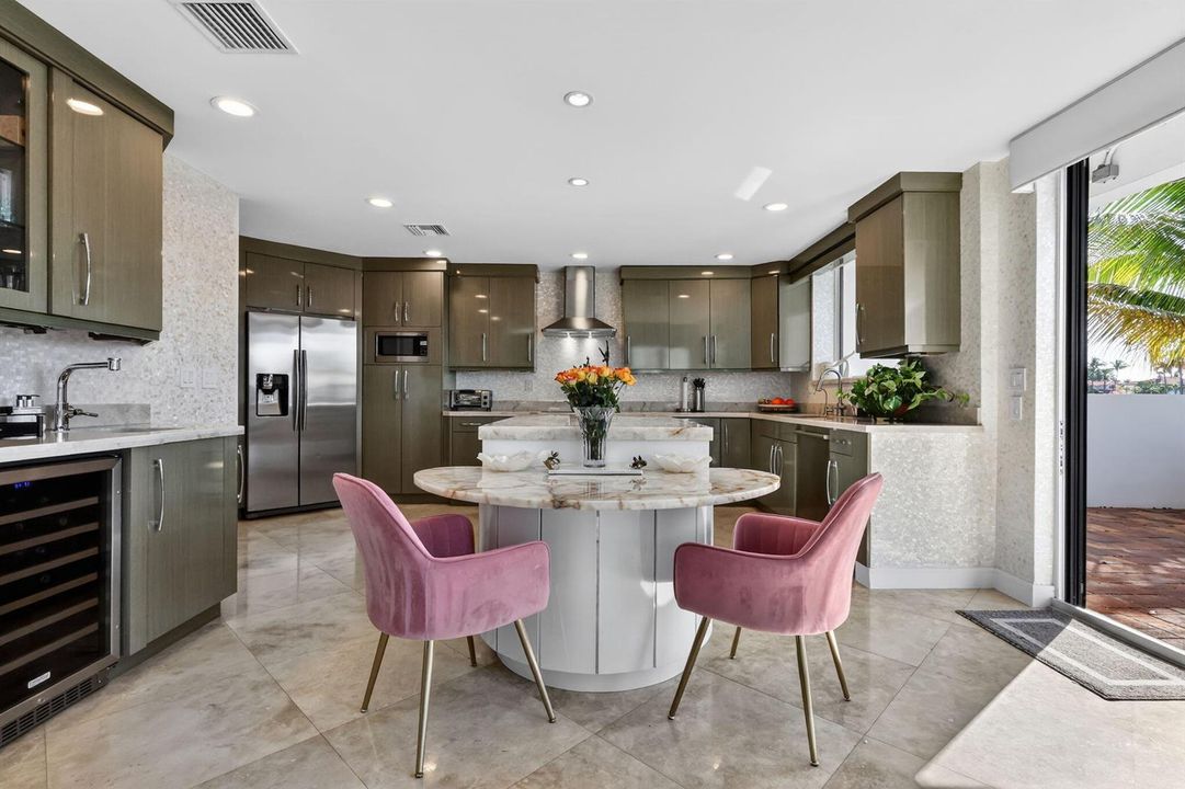 Onyx Island Eating Area