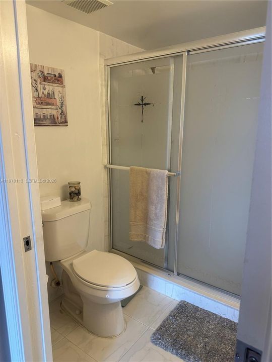En Venta: $305,000 (2 camas, 2 baños, 966 Pies cuadrados)
