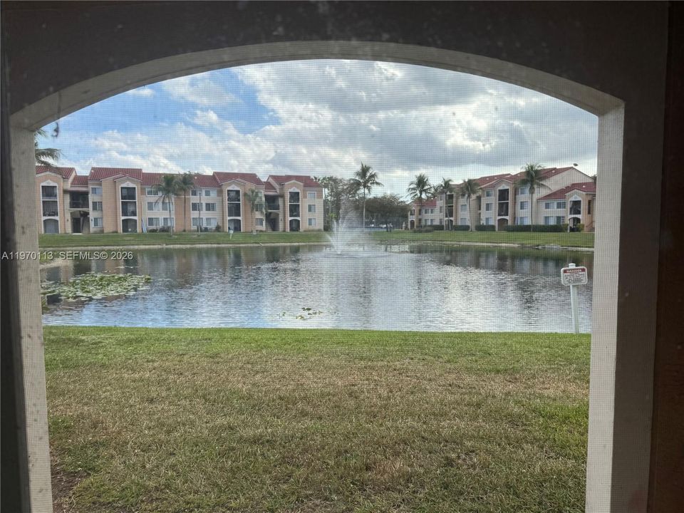 En Venta: $305,000 (2 camas, 2 baños, 966 Pies cuadrados)