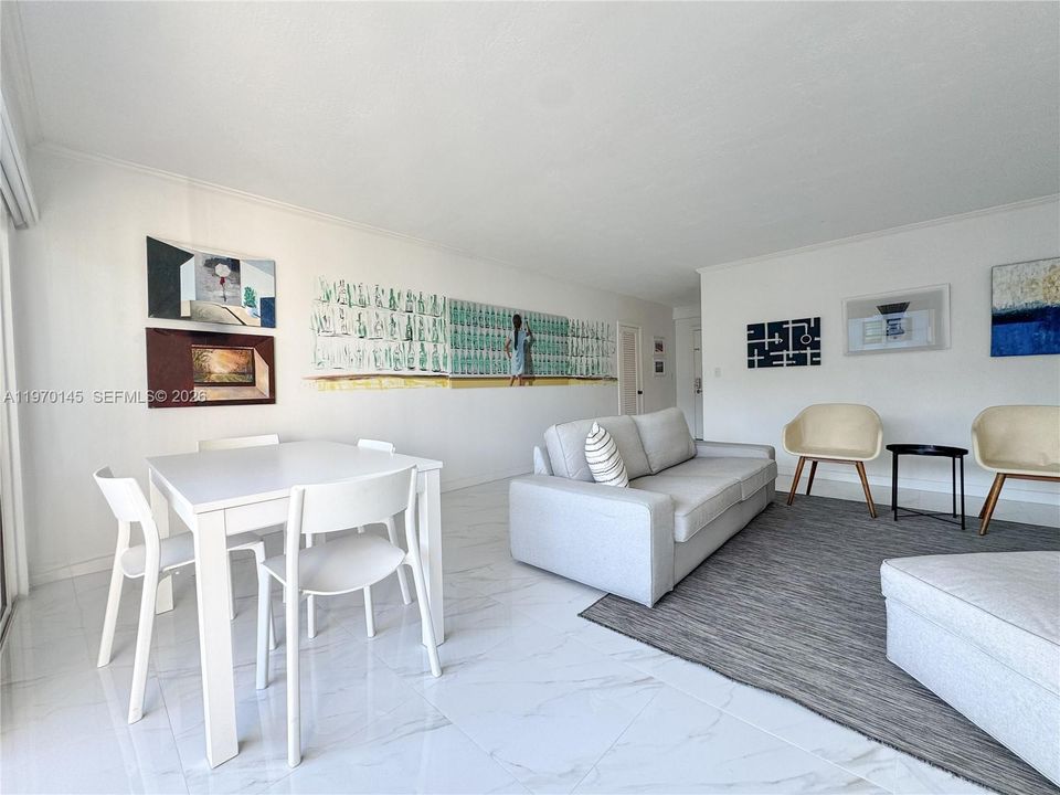 For Sale: $785,000 (2 beds, 2 baths, 1090 Square Feet)