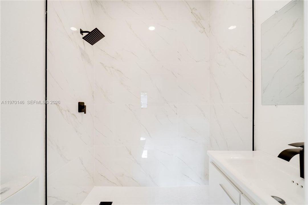 En Venta: $629,000 (3 camas, 2 baños, 1135 Pies cuadrados)