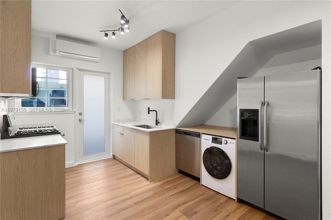 Activo con contrato: $560,000 (2 camas, 2 baños, 730 Pies cuadrados)