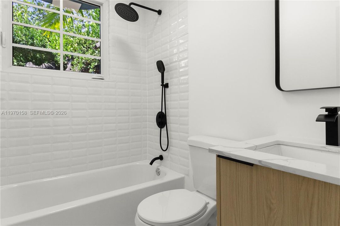 Activo con contrato: $560,000 (2 camas, 2 baños, 730 Pies cuadrados)