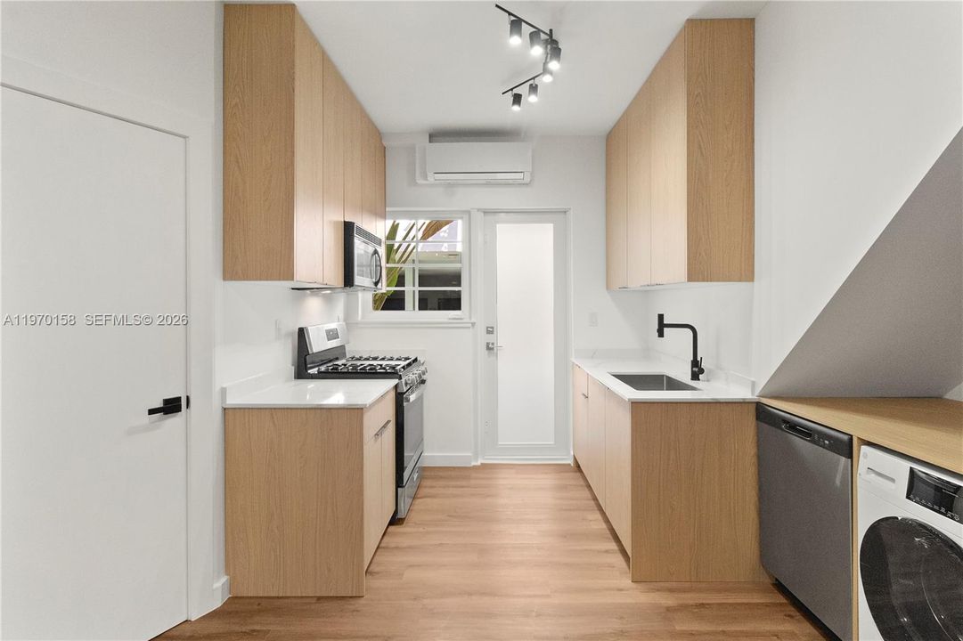 Activo con contrato: $560,000 (2 camas, 2 baños, 730 Pies cuadrados)