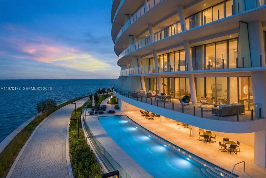 На продажу: $9,950,000 (4 спален, 4 ванн, 3610 Квадратных фут)